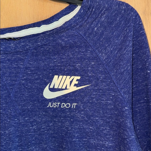 Nike Heathered Blueish Purple Pullover. Long Sleeve Tee Crewneck M/L - Picture 2 of 4